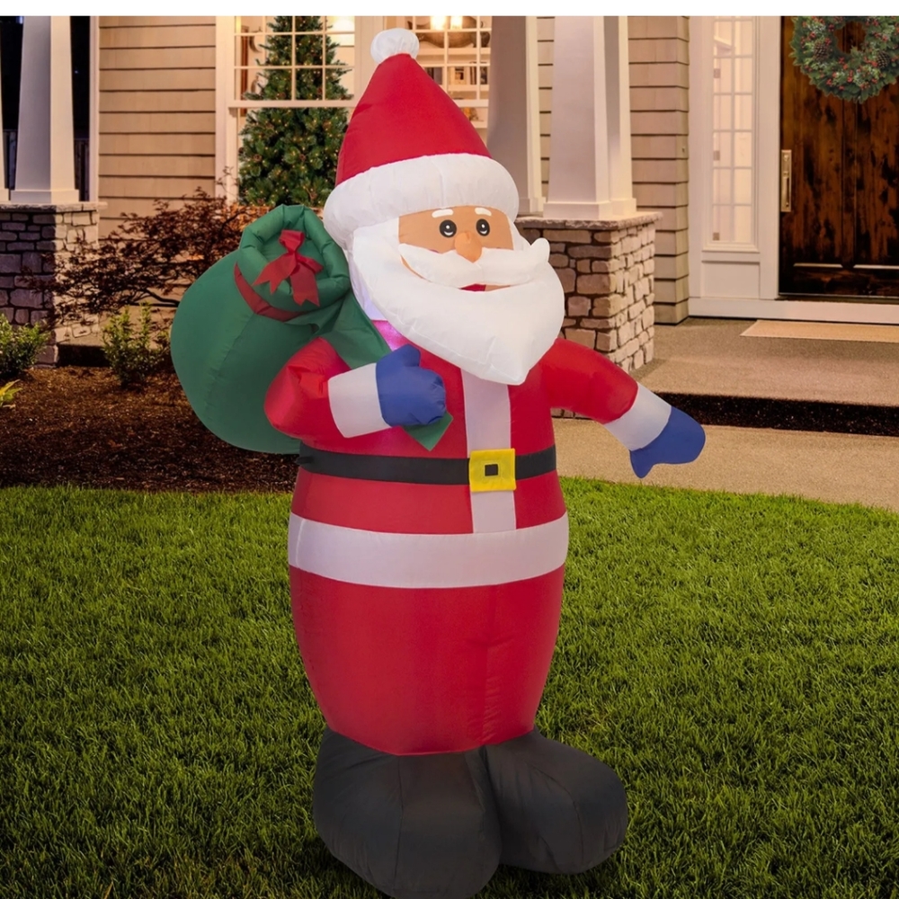 NEW Santa Claus Holiday Decor 4ft Pre-Lit Inflatable  w/ Blower, Lights